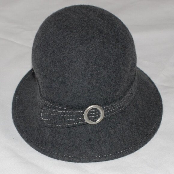Womens 100% Wool Charcoal Gray Heather Cloche Hat Silver Accent EUC One Size - Picture 1 of 4